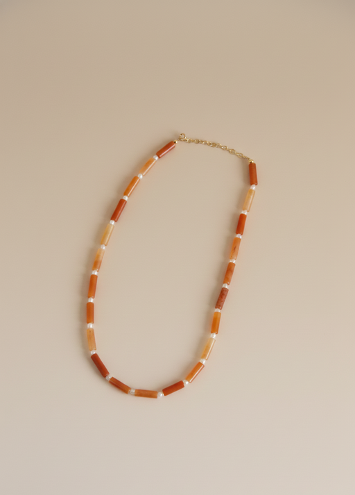 Collier aventurine orange Manoé, bijou artisanal suisse